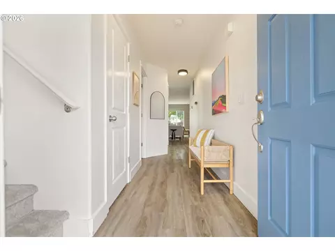 Entry Way - 38853 Redwood St, Sandy, OR 97055 photo 1 of 5