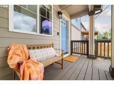 Exterior - 38853 Redwood St, Sandy, OR 97055 photo 2 of 12
