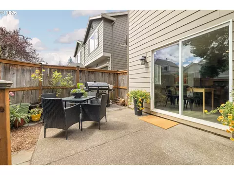 Exterior - 38853 Redwood St, Sandy, OR 97055 photo 6 of 12