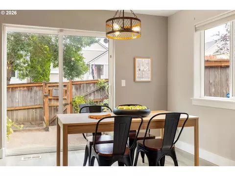 Dining - 38853 Redwood St, Sandy, OR 97055 photo 1 of 2
