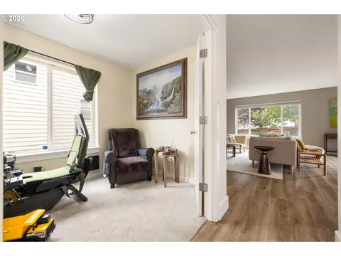 Entry Way - 38853 Redwood St, Sandy, OR 97055 photo 3 of 5