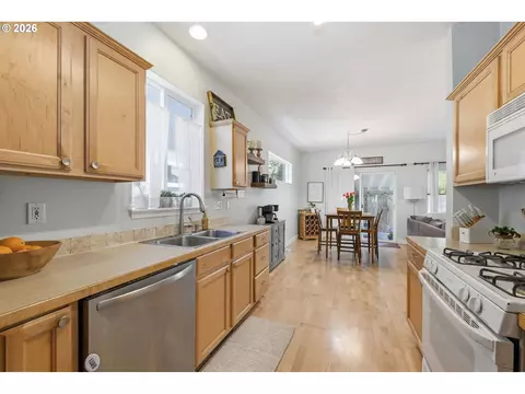 Kitchen - 3625 Kendra St, Eugene, OR 97404 photo 4 of 5