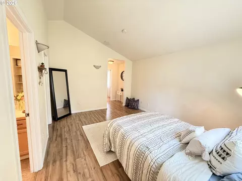 Bedroom - 3625 Kendra St, Eugene, OR 97404 photo 2 of 4