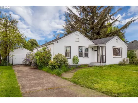 300 21st St, Springfield, OR 97477