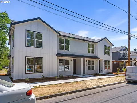 7192 SE Woodward St #4, Portland, OR 97206