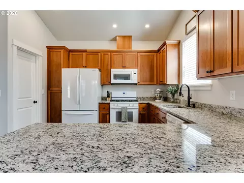 5427 King Arthur Ct, Eugene, OR 97402 photo 7