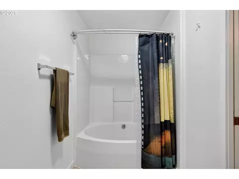 Bath - 14830 SW Sandhill Loop #102, Beaverton, OR 97007 photo 3 of 3