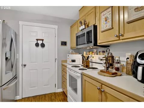Kitchen - 14830 SW Sandhill Loop #102, Beaverton, OR 97007 photo 1 of 3
