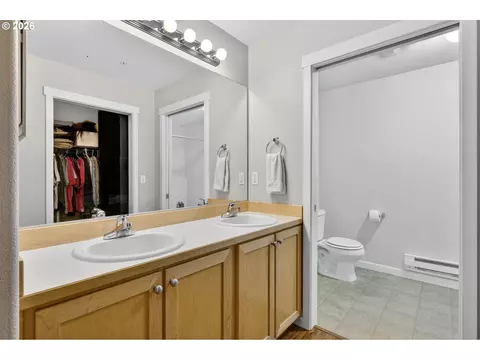 Bath - 14830 SW Sandhill Loop #102, Beaverton, OR 97007 photo 2 of 3