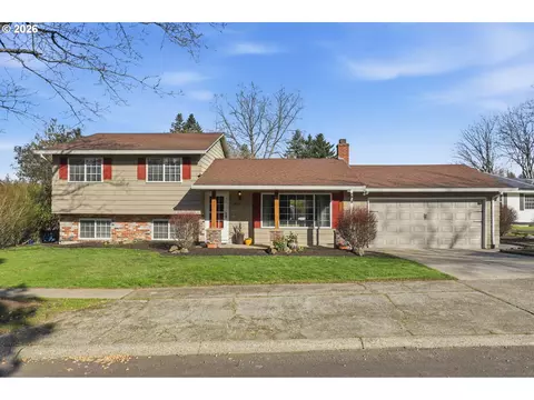 3820 SE Stott Cir, Troutdale, OR 97060