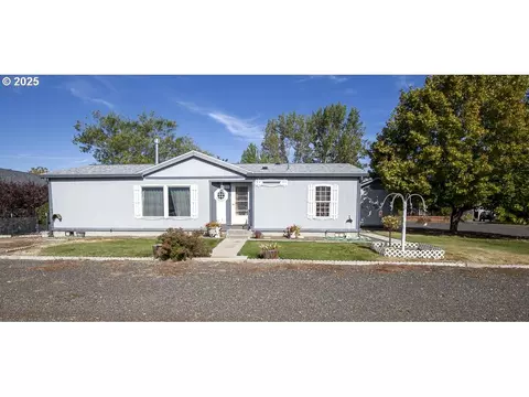 10704 White Birch Ln, Island City, OR 97850