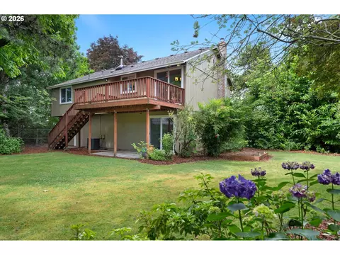 Exterior - 2960 SE 5th St, Gresham, OR 97080 photo 6 of 10