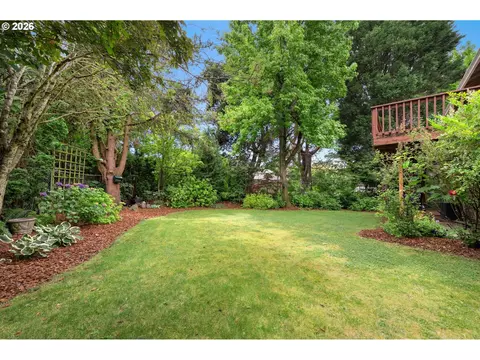 Exterior - 2960 SE 5th St, Gresham, OR 97080 photo 10 of 10