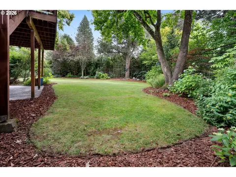 Exterior - 2960 SE 5th St, Gresham, OR 97080 photo 5 of 10