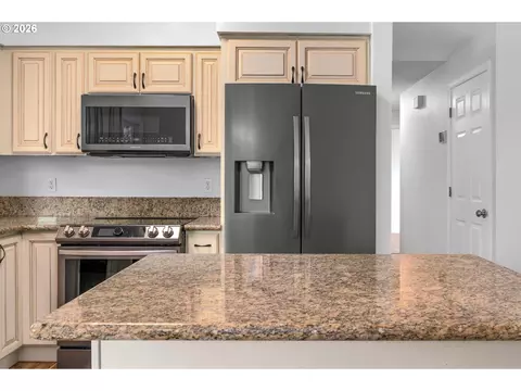 Kitchen - 2960 SE 5th St, Gresham, OR 97080 photo 1 of 2