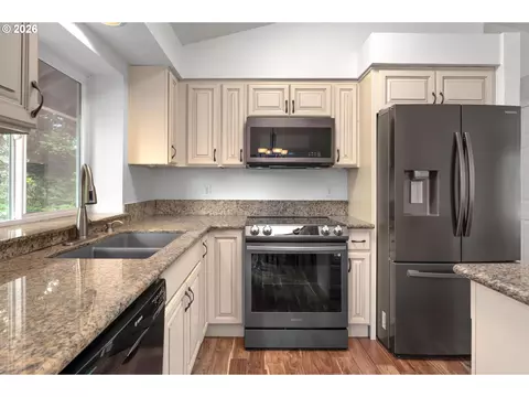 Kitchen - 2960 SE 5th St, Gresham, OR 97080 photo 2 of 2