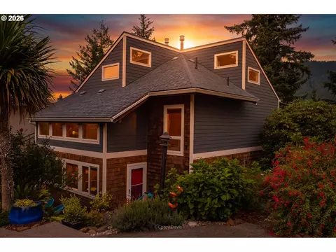 473 College Ave, Manzanita, OR 97130