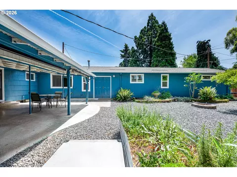 Exterior - 1294 Satre St, Eugene, OR 97401 photo 9 of 12