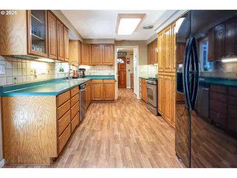 Kitchen - 1294 Satre St, Eugene, OR 97401 photo 2 of 4