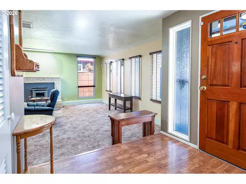 Entry Way - 1294 Satre St, Eugene, OR 97401 photo 1 of 1