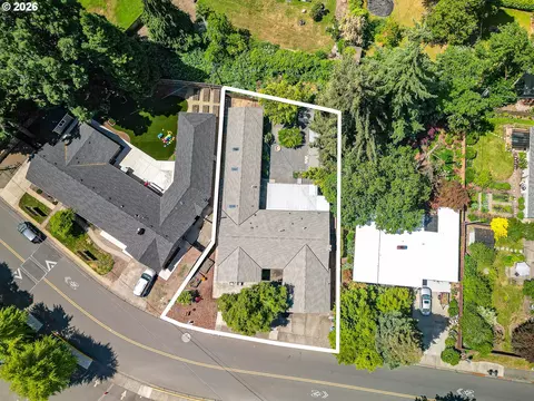 View/Area - 1294 Satre St, Eugene, OR 97401 photo 2 of 3