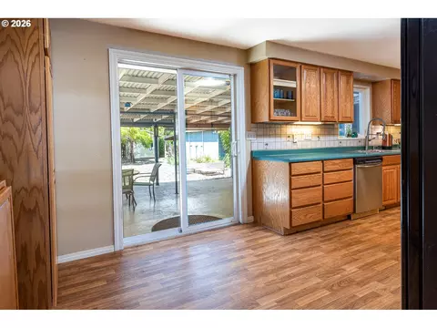 Kitchen - 1294 Satre St, Eugene, OR 97401 photo 1 of 4