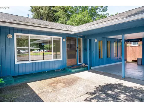 Exterior - 1294 Satre St, Eugene, OR 97401 photo 5 of 12