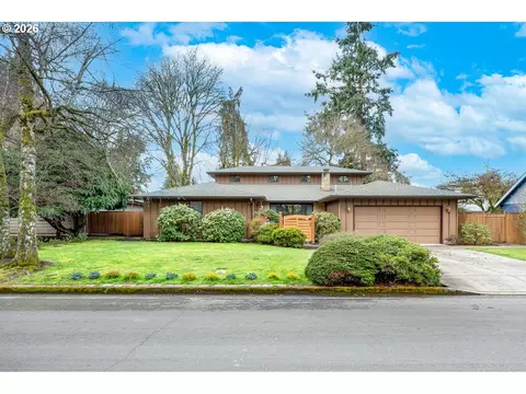 4490 Doyle St, Eugene, OR 97404