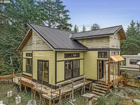 11910 NW Thompson St, Seal Rock, OR 97376