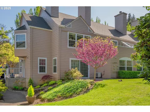 8540 SW Curry Dr #D, Wilsonville, OR 97070