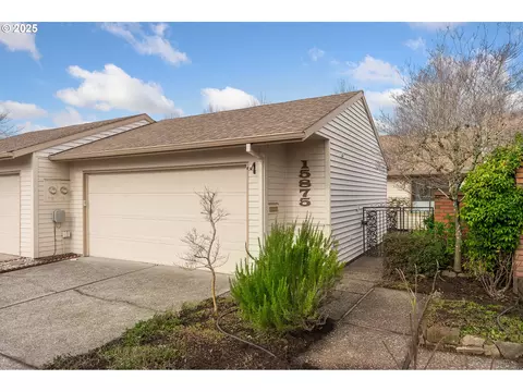15875 SW Greens Way, Tigard, OR 97224