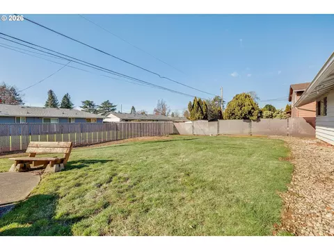 Exterior - 1035 SE 225th Ave, Gresham, OR 97030 photo 1 of 9
