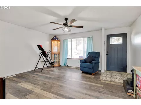 Living - 1035 SE 225th Ave, Gresham, OR 97030 photo 1 of 3
