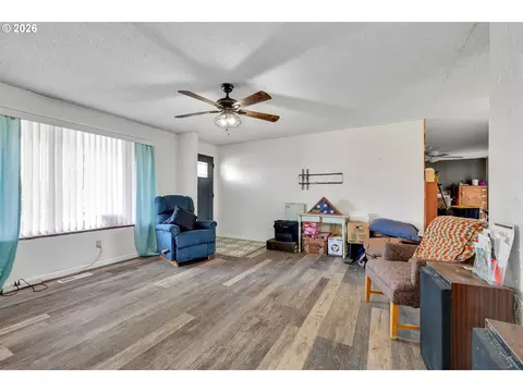 Living - 1035 SE 225th Ave, Gresham, OR 97030 photo 3 of 3