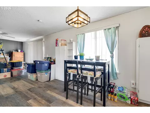 Dining - 1035 SE 225th Ave, Gresham, OR 97030 photo 1 of 2