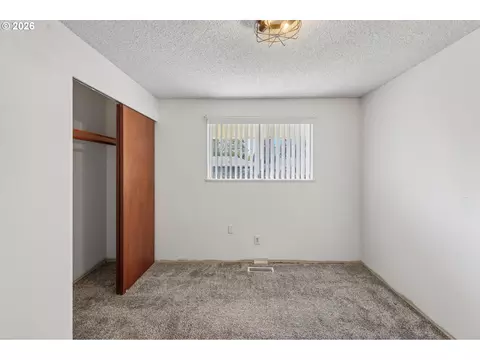 Bedroom - 1035 SE 225th Ave, Gresham, OR 97030 photo 7 of 8