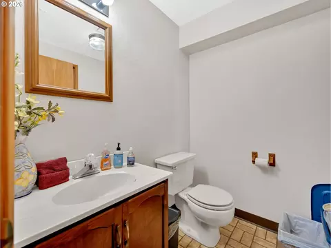 Bath - 58610 E Highway 26, Sandy, OR 97055 photo 5 of 5