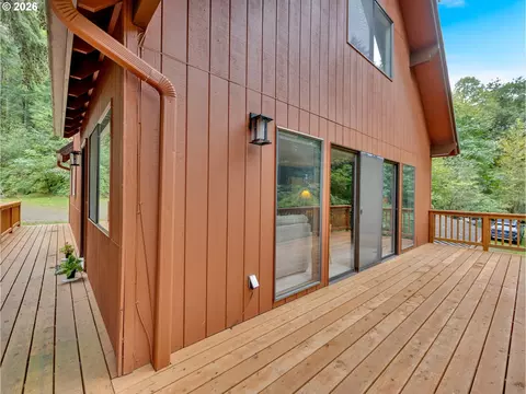Exterior - 58610 E Highway 26, Sandy, OR 97055 photo 2 of 9