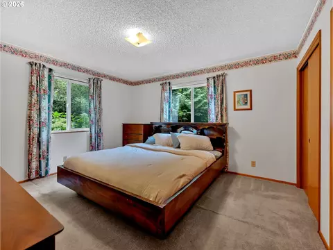 Bedroom - 58610 E Highway 26, Sandy, OR 97055 photo 1 of 7