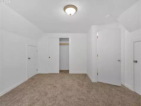 Bedroom - 58610 E Highway 26, Sandy, OR 97055 photo 5 of 7