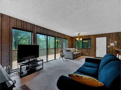 Living - 58610 E Highway 26, Sandy, OR 97055 photo 3 of 6