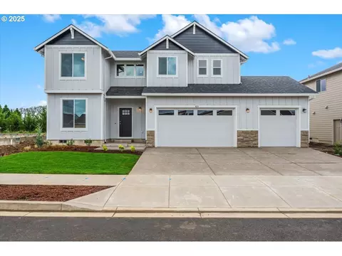 831 E Wilson St, Carlton, OR 97111