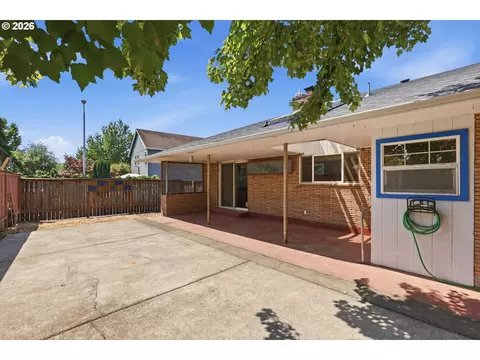 Exterior - 858 N 20th Way, Cornelius, OR 97113 photo 5 of 8