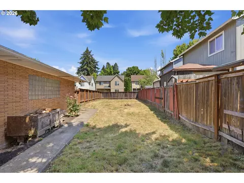 Exterior - 858 N 20th Way, Cornelius, OR 97113 photo 6 of 8