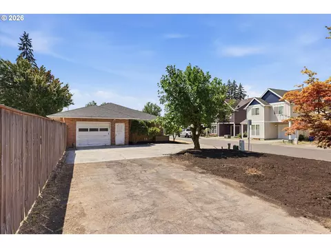 Exterior - 858 N 20th Way, Cornelius, OR 97113 photo 2 of 8