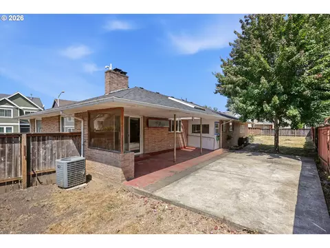 Exterior - 858 N 20th Way, Cornelius, OR 97113 photo 4 of 8