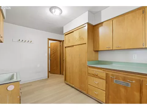 Kitchen - 858 N 20th Way, Cornelius, OR 97113 photo 6 of 6