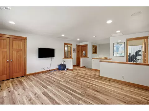 Other - 6287 Fernhill Loop, Springfield, OR 97478 photo 6 of 9