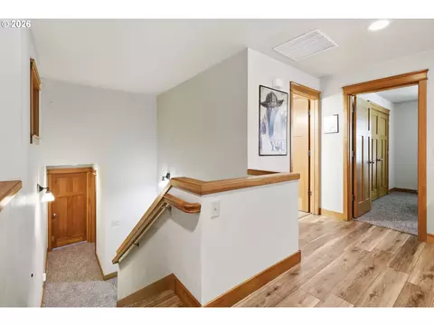 Entry Way - 6287 Fernhill Loop, Springfield, OR 97478 photo 2 of 2