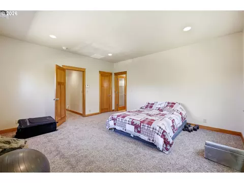 Bedroom - 6287 Fernhill Loop, Springfield, OR 97478 photo 1 of 6